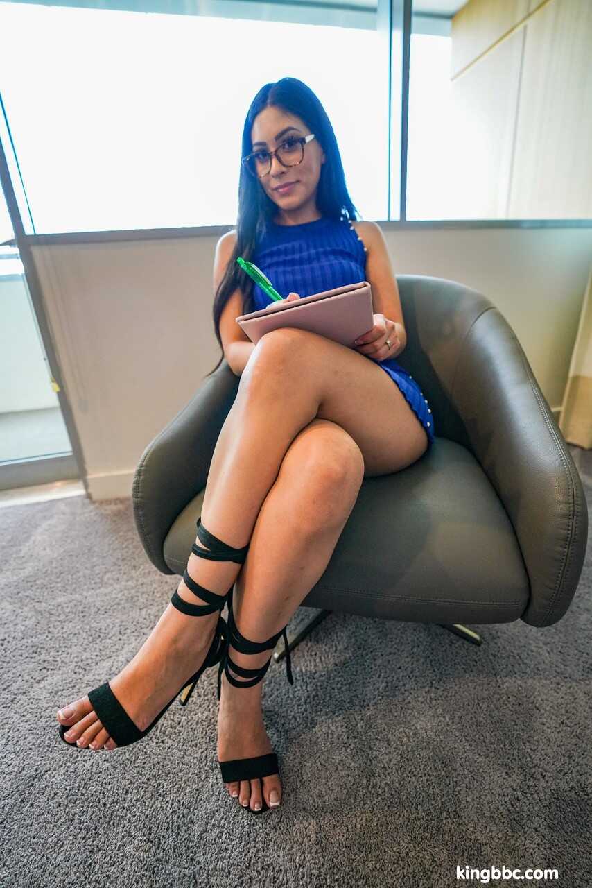 Blue-haired therapist Kimberlee Love blows a tall black guy's huge boner - Kimberlee Love, Louie Smalls