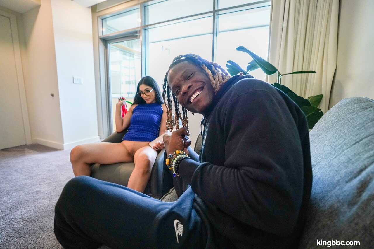 Blue-haired therapist Kimberlee Love blows a tall black guy's huge boner - Kimberlee Love, Louie Smalls