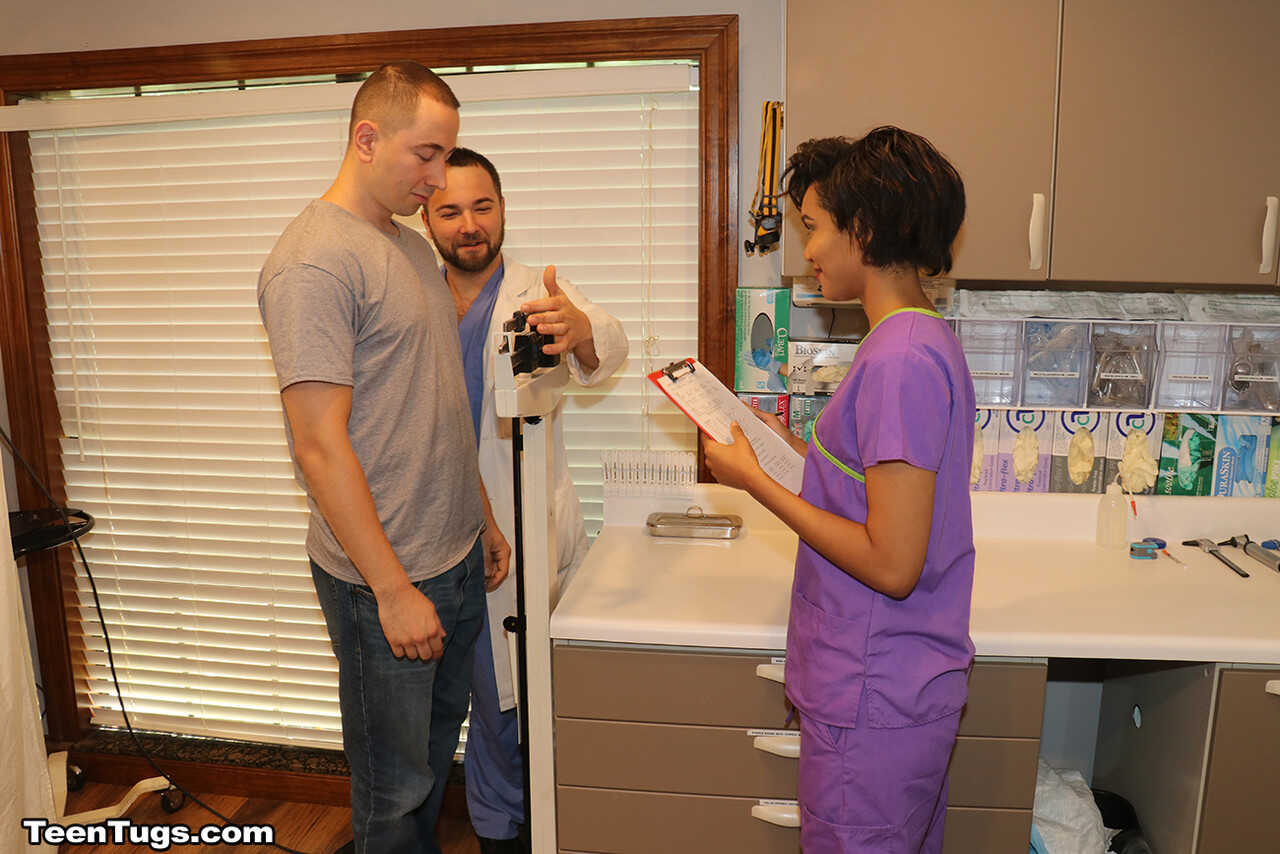 Latex-Clad Nurse Jasmine Barnes Gives a Hung Stud a Hanjob While She's at Work! - 