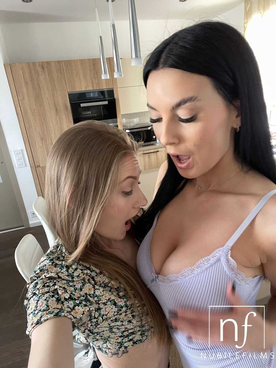 Pretty Babes Alex Charger & Renato Bust a Nut on Simon Kitty and Tiffany Tatum's Faces in a Wild 4some - Alex Cha...
