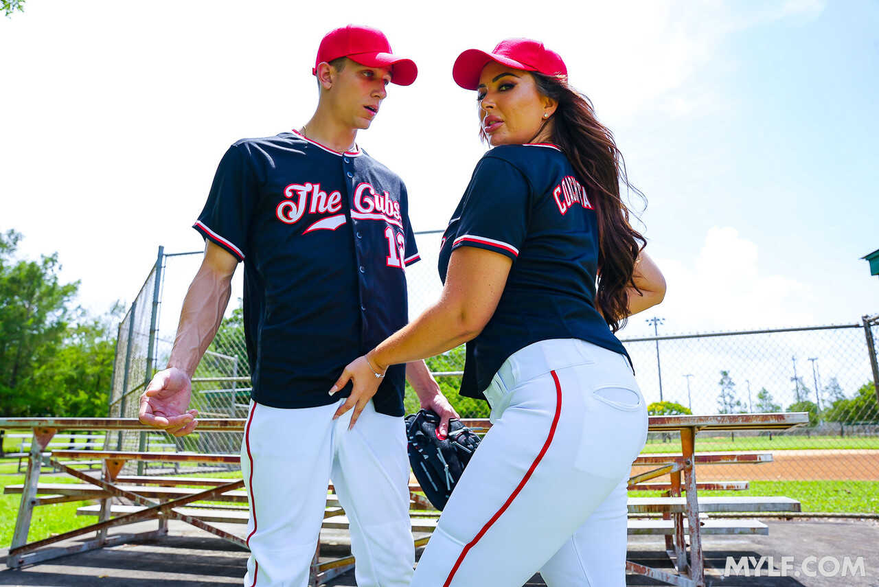 Curvy Baseball Player Callie Brooks Gets Plugged by Skinny Guy in the Dugout (feat. Chubby Brunette) - Callie Brooks, Vict...