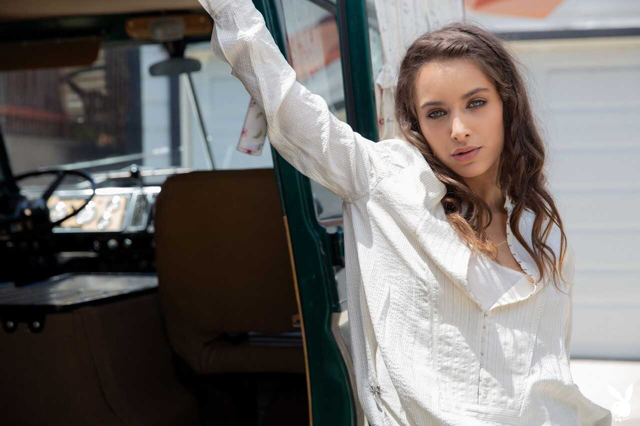 Uma Jolie's Sexy Booty Shake in a RV Van with Hot Naked Girls and Teen Models! - Uma Jolie
