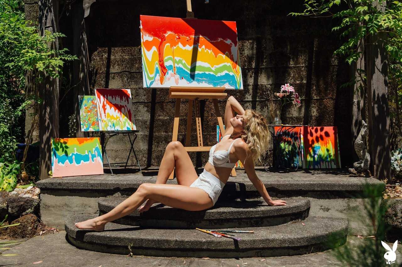 Exposed: Curly-haired blonde babe River strips down to her lingerie & goes nude in public for your viewing pleasure! -...