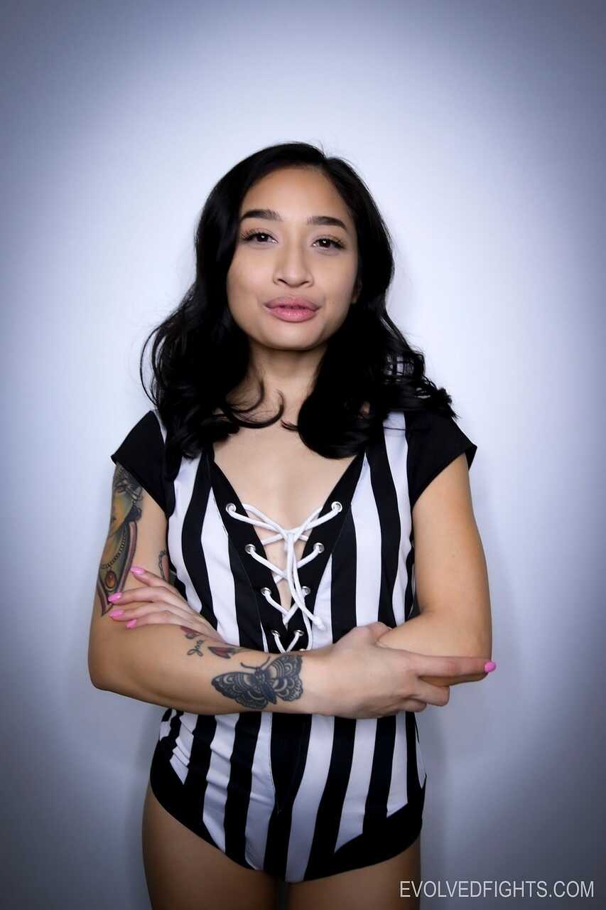 Avery Jane and Oliver Davis' Explosive Encounter in the Ebony Bikini Porn Battle - Avery Jane, Oliver Davis