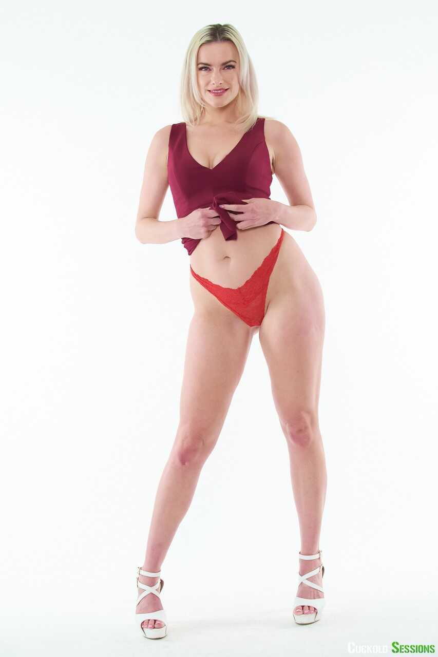 Lindsey Lakes Gets Double-Stuffed by Jax Slayher and BBC Cuckold in Dogfart Network's 'Interracial Cuckold'...