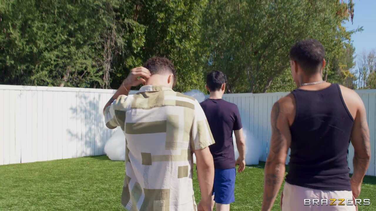 Mommy Got a Taste for the Black Cock: Syren De Mer's Interracial Adventures with Air Thugger and Apollo Banks - Syren...