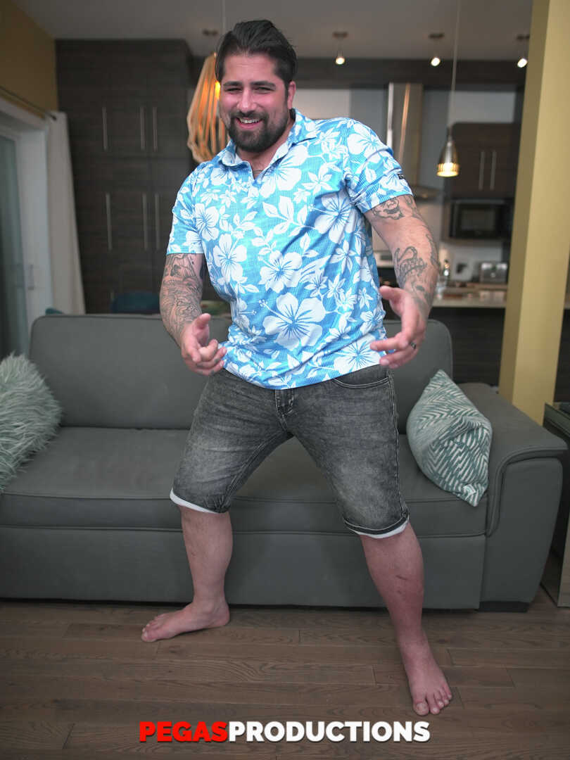 Canadian Ink: A Tattooed MILF Named Lili Cocksinhell Shows Off Her Sexy Selfies with Hotshot Photographer Alex Duca! - Lil...
