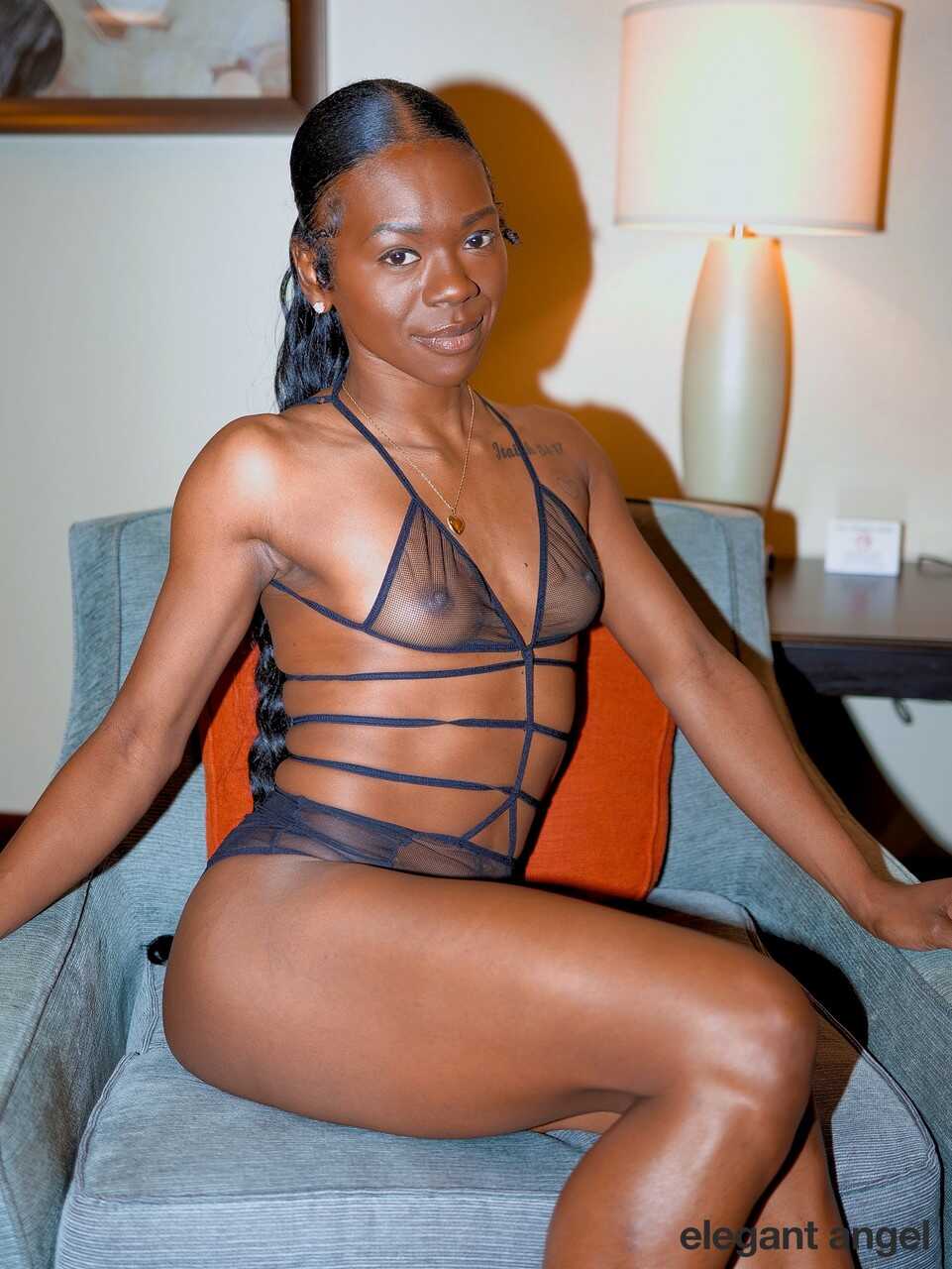 Curvy black goddesses reveal their massive bottoms in a scintillating compilation - Miami Davis, Ny Ny Lew