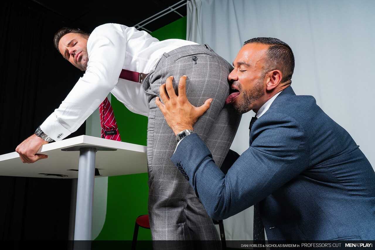 Dani Robles' Hardcore Anal Sex with Nicholas Bardem Gay Muscles and Big Cocks Unite! - 