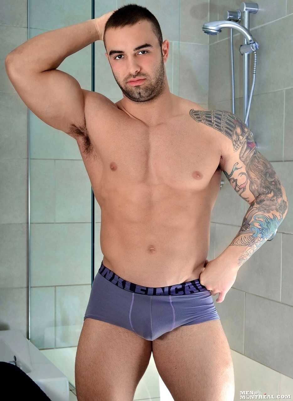 Big Muscles Meet Big Dick: Gay Bodybuilder Calvin Pierce Shows Off His Assets in the Shower - 