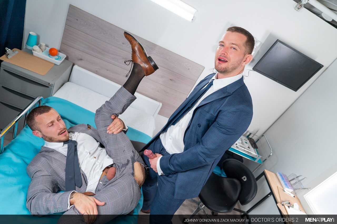 Johnny Donovan and Zack Mackay's Gay Bareback Fuck Fest with Cumshots Aplenty! - 