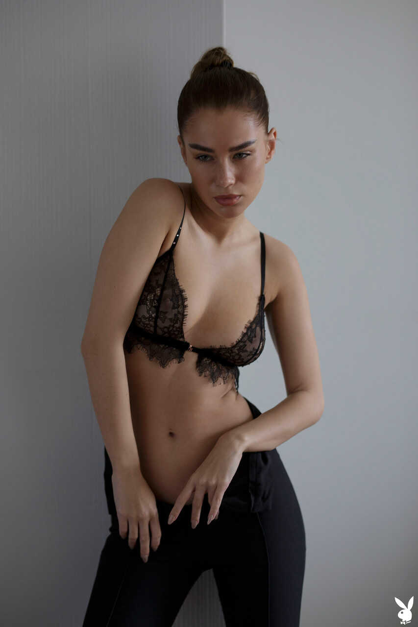 Blonde bombshell with a pastel twist, Pauline Purrsweet gets down and dirty - Pauline Pastel