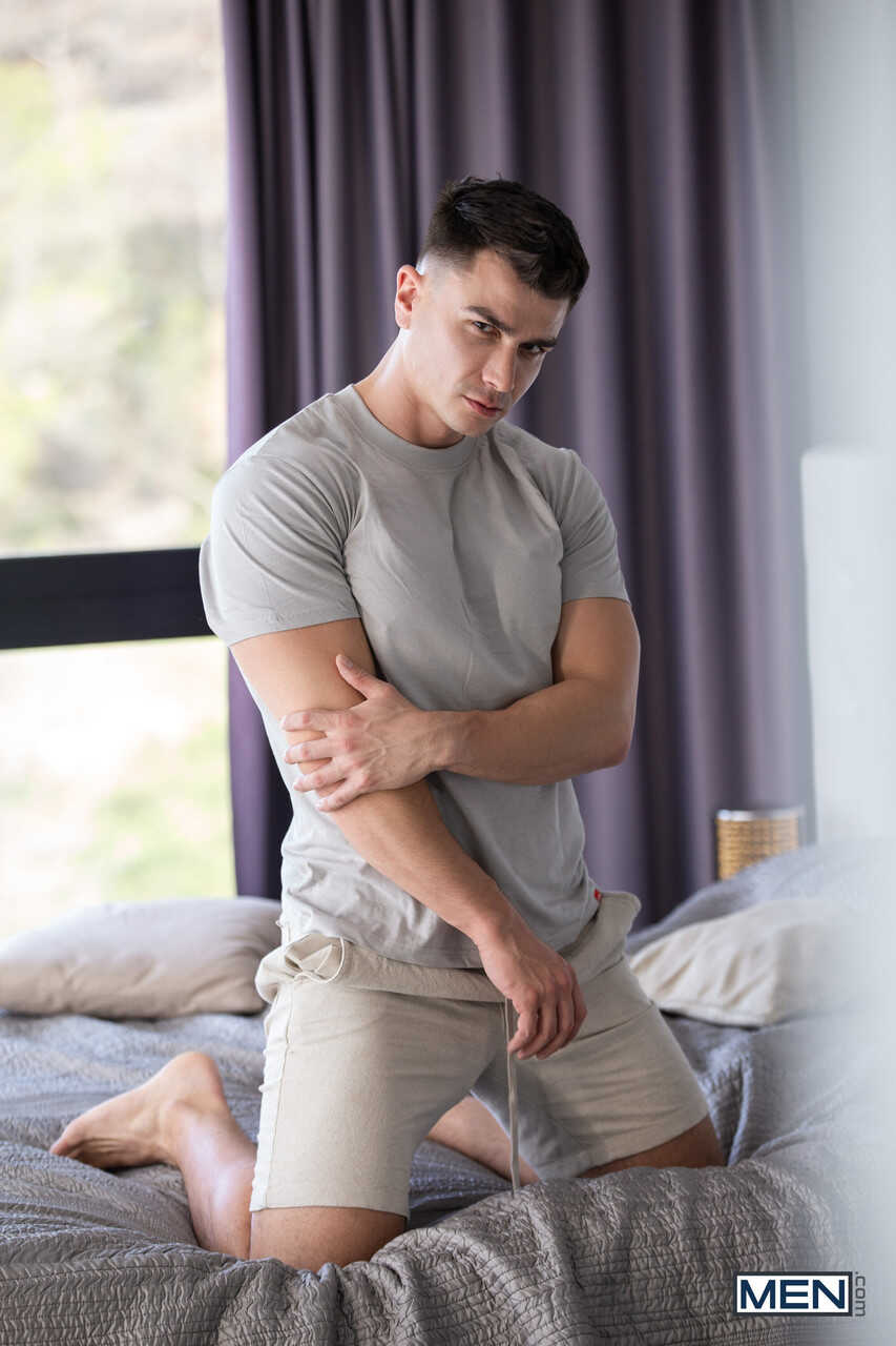 Joey Mills and the Deep Voiced Dean Fuck with the Missionary Position while Sucking Each Other's Asses in a Hot Gay T...