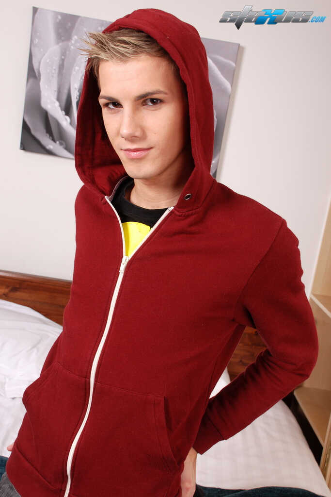 Staxus Brad Fitt's Gay Teen Threesome with Connor Levi and Jesse Magowan - 