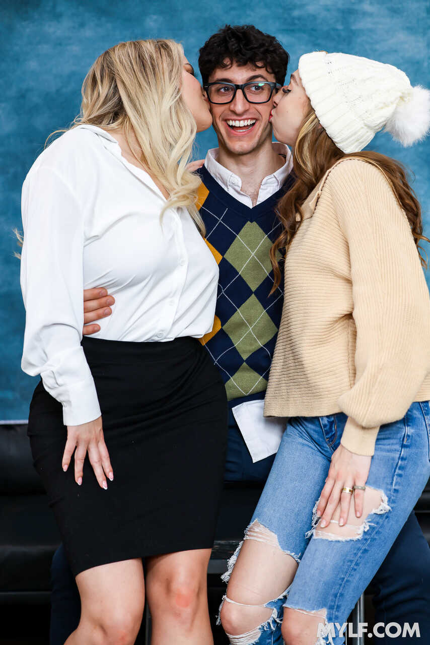 Breezy Bri and Teen Slimthick Vic Cum on Nerd's Face as MILF Nick Stokes Watches in a 3some - Slimthick Vic, Breezy B...