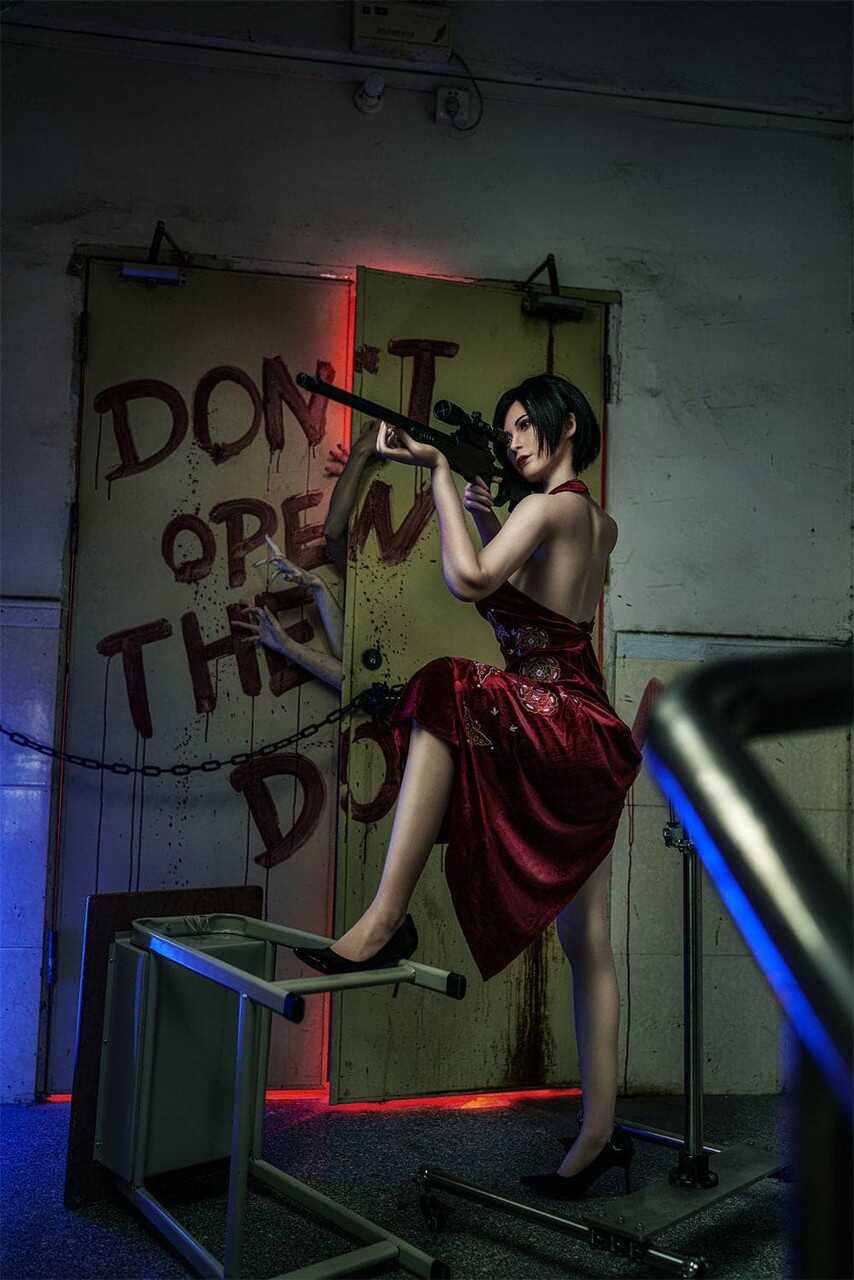 Seductive Brunette Sex Doll Ada Wong Poses Nude In Her High Heels And Lingerie - 