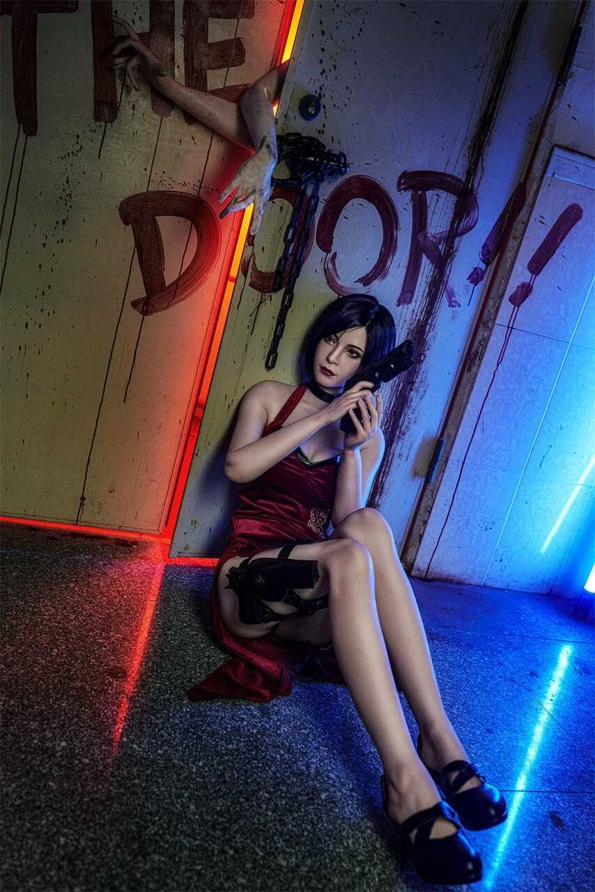 Seductive Brunette Sex Doll Ada Wong Poses Nude In Her High Heels And Lingerie - 
