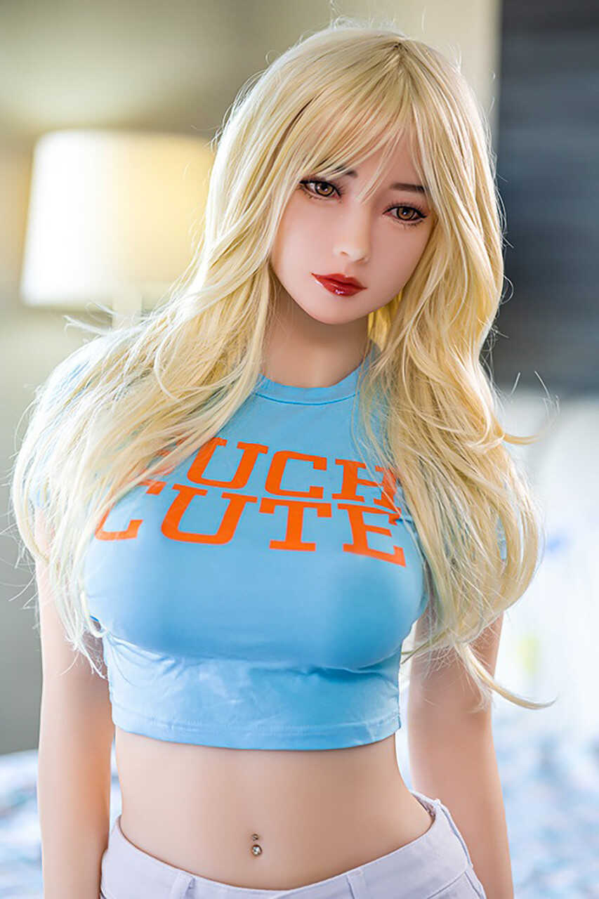 Exploring the Limits of Alice's Sex Doll Body with Her Big Tits and Firm Booty - 