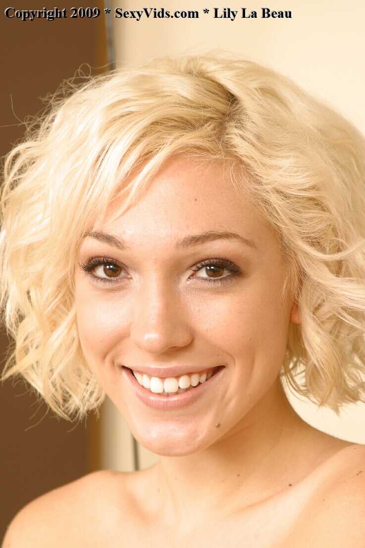 Blonde bombshell Calista Carter teases her tight pussy with a Sybian ride-on dildo - Lily Labeau