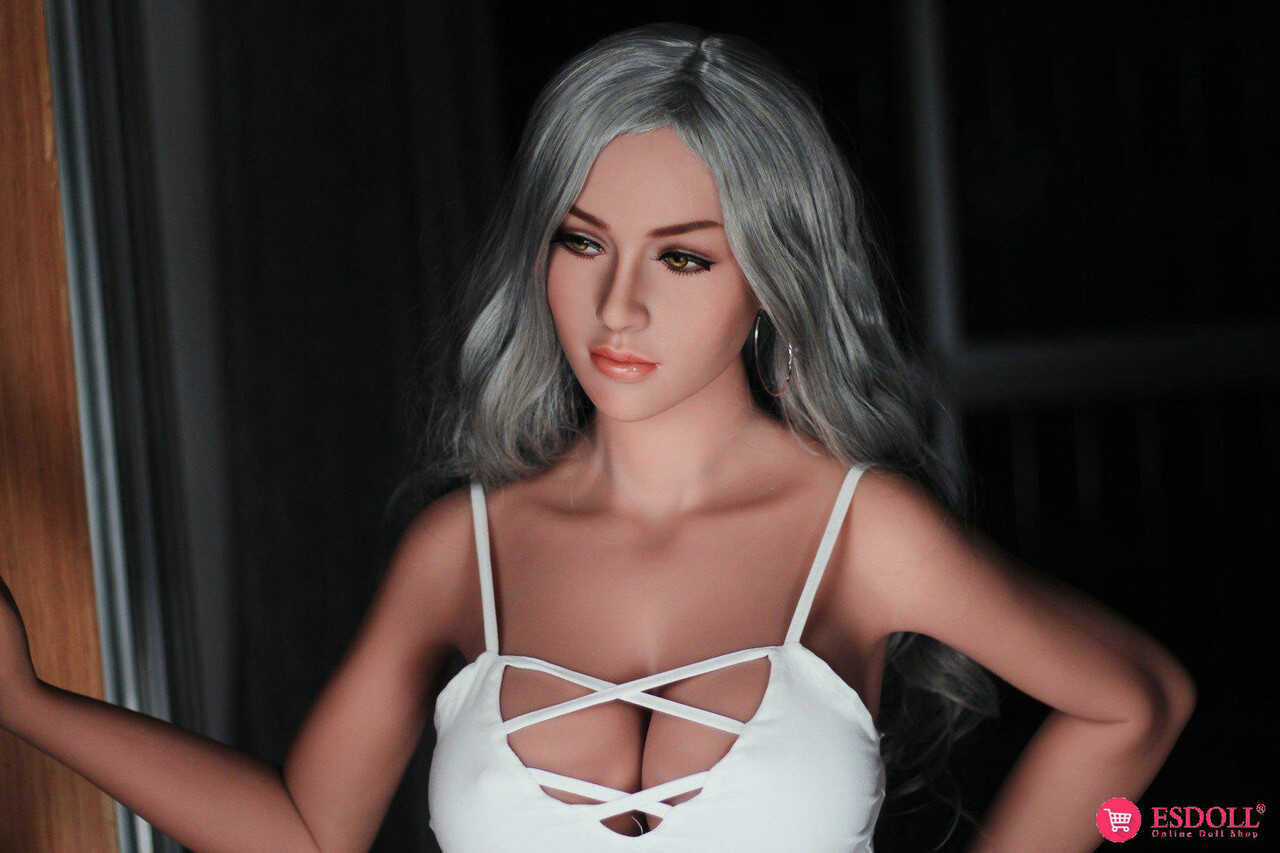 Jamie's White Dress, Sexy Cleavage & Platinum Blonde Fever!