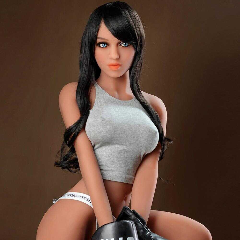 Round 2: Dark-haired bombshell Ella takes on her opponent in the ring, but ends up with a different type of fight in the l...