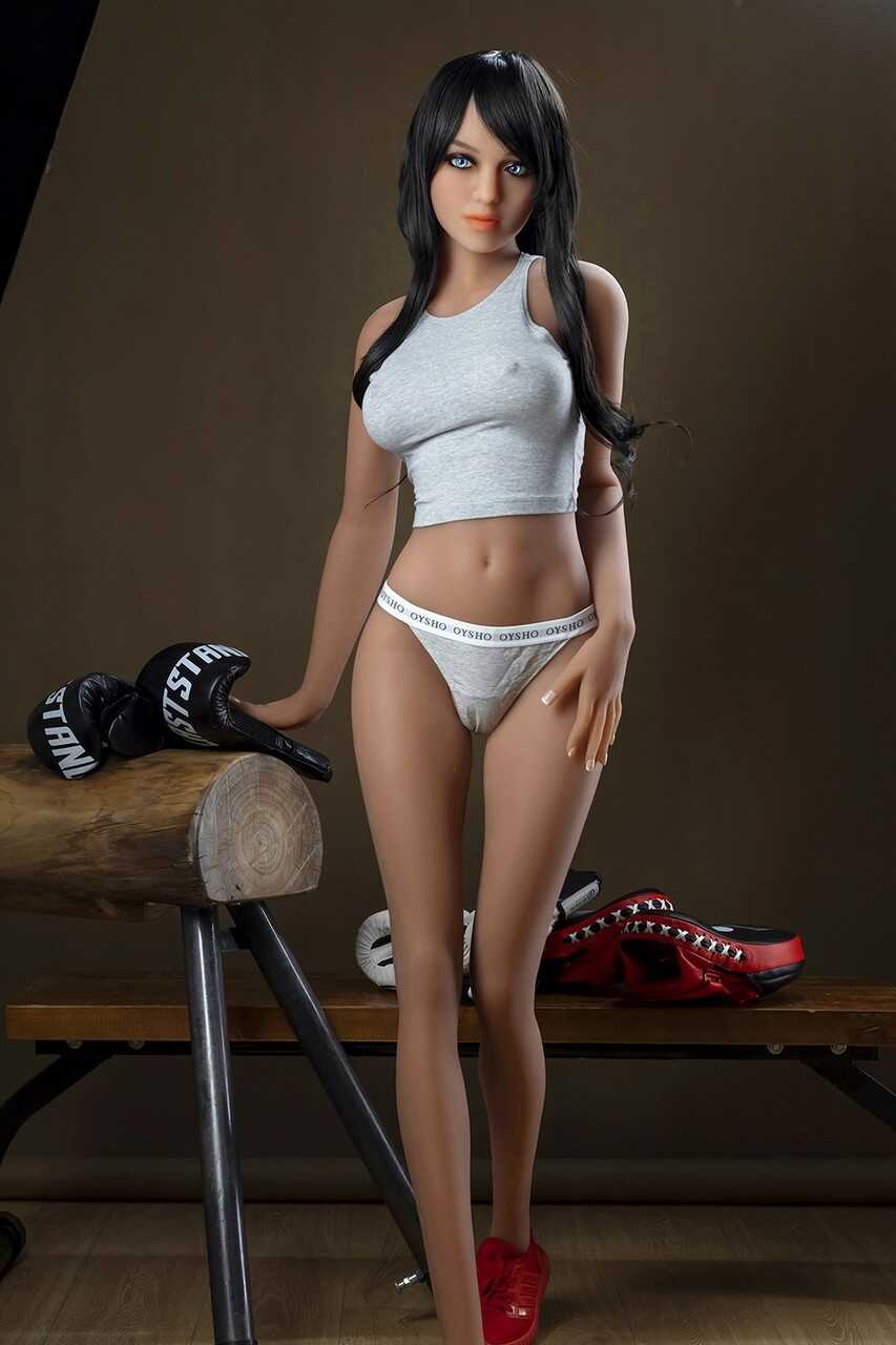 Round 2: Dark-haired bombshell Ella takes on her opponent in the ring, but ends up with a different type of fight in the l...