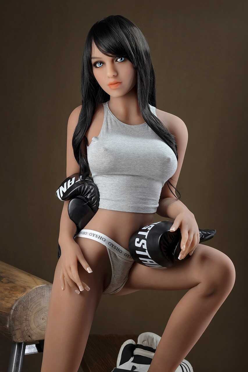 Round 2: Dark-haired bombshell Ella takes on her opponent in the ring, but ends up with a different type of fight in the l...
