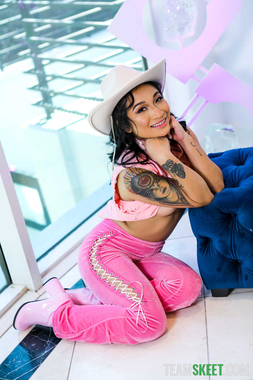 Will Pounder pounds Avery Black's tiny asian body in reverse cowgirl style - Avery Black, Will Pounder