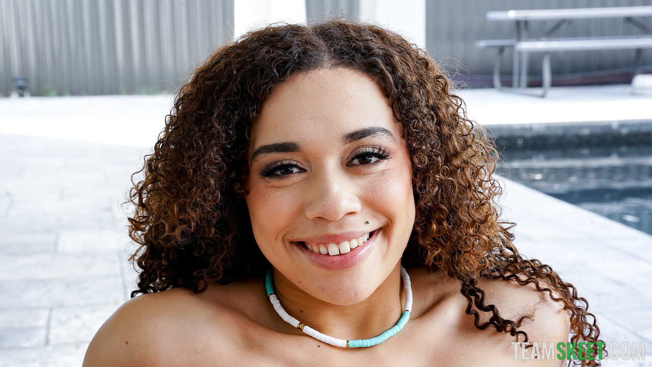 Curly-haired babysitter Willow Ryder gets her pretty face and tight pussy fucked by ebony teen Peter Green - Willow Ryder,...
