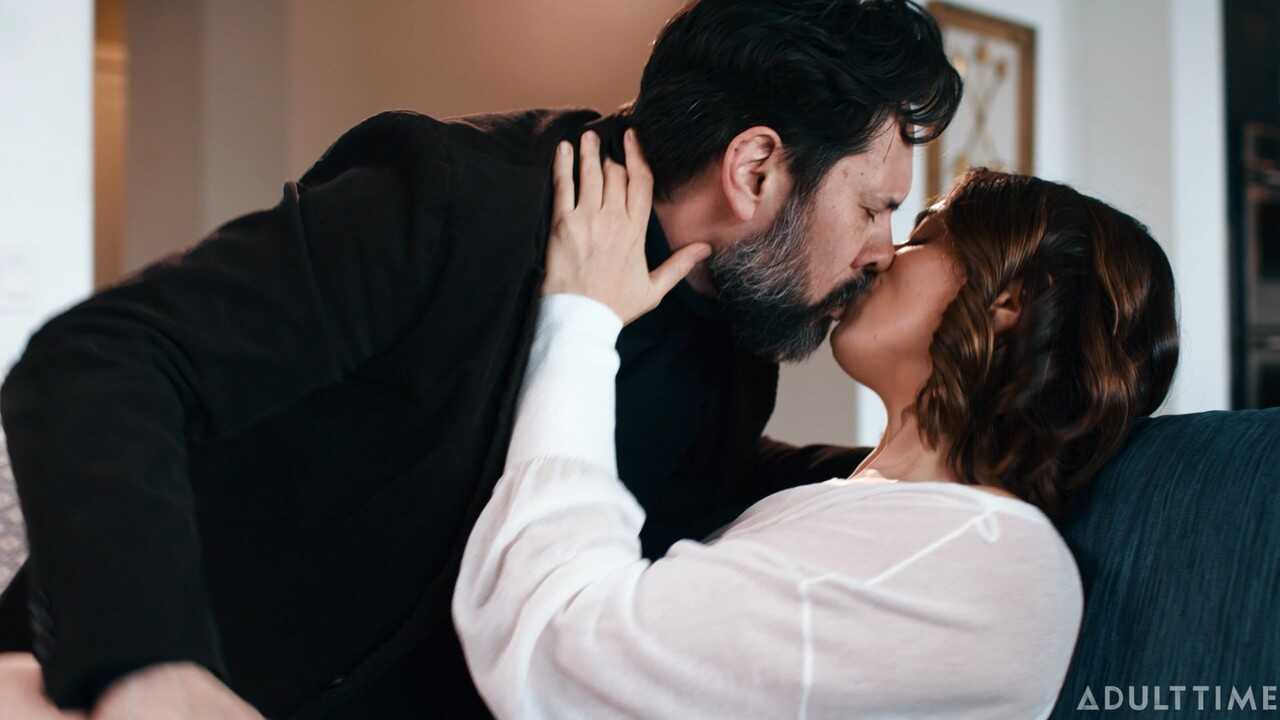 Sophia Burns Gets Banged by Cheating Husband Tommy Pistol While on a Business Trip - Tommy Pistol, Sophia Burns
