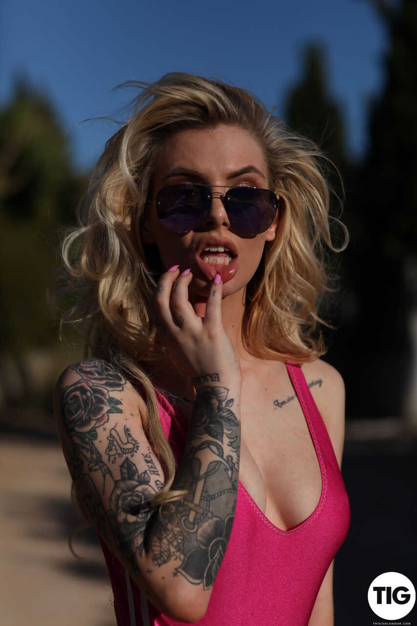 Bodysuit Removal: Saskia Valentine's Wild Outdoor Tattoo Shoot