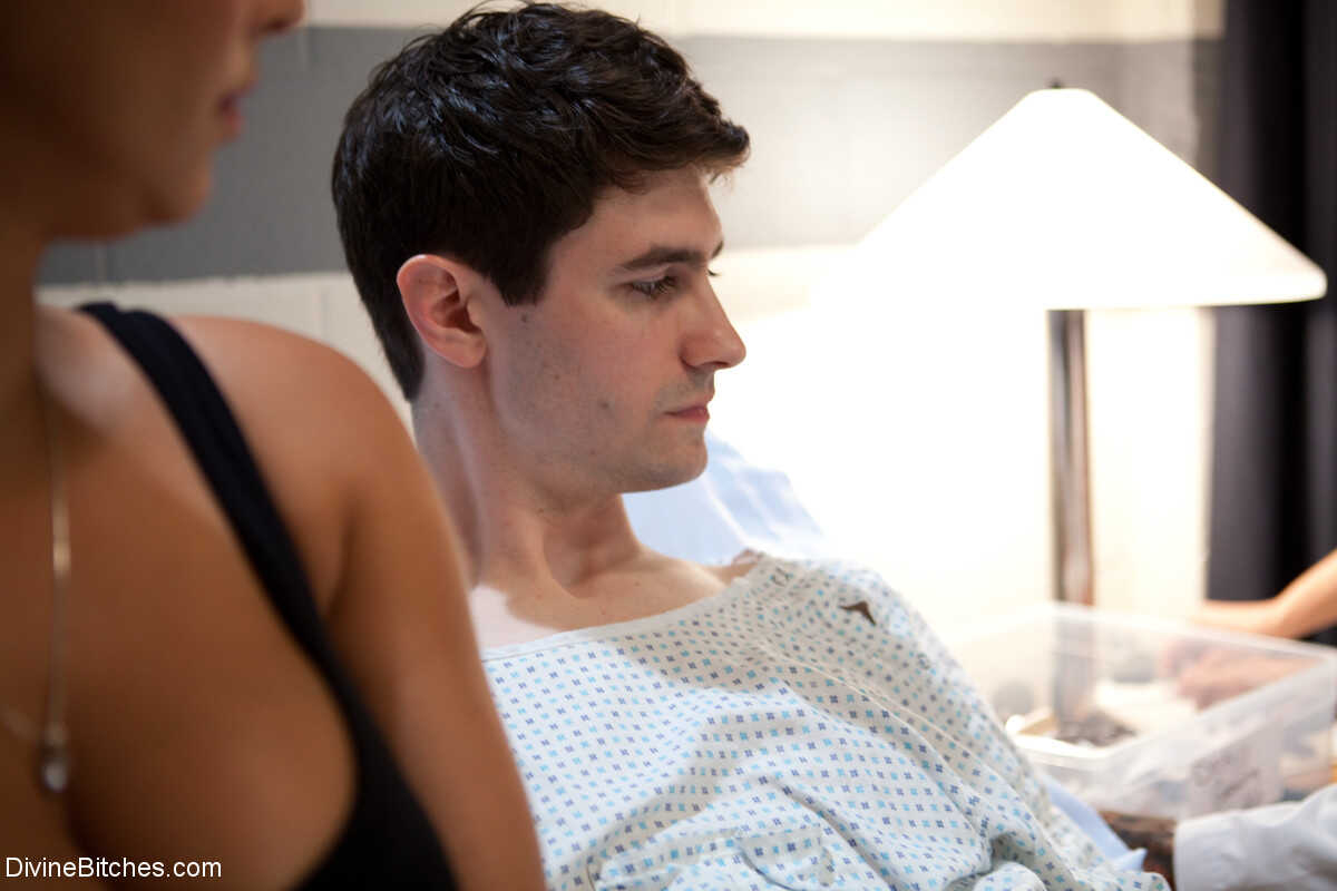 Latina Girlfriend's Cuckold Dream: Watching Isis Love Blow A Doctor In The Bedroom! - Alexsander Freitas, Chris Ockha...