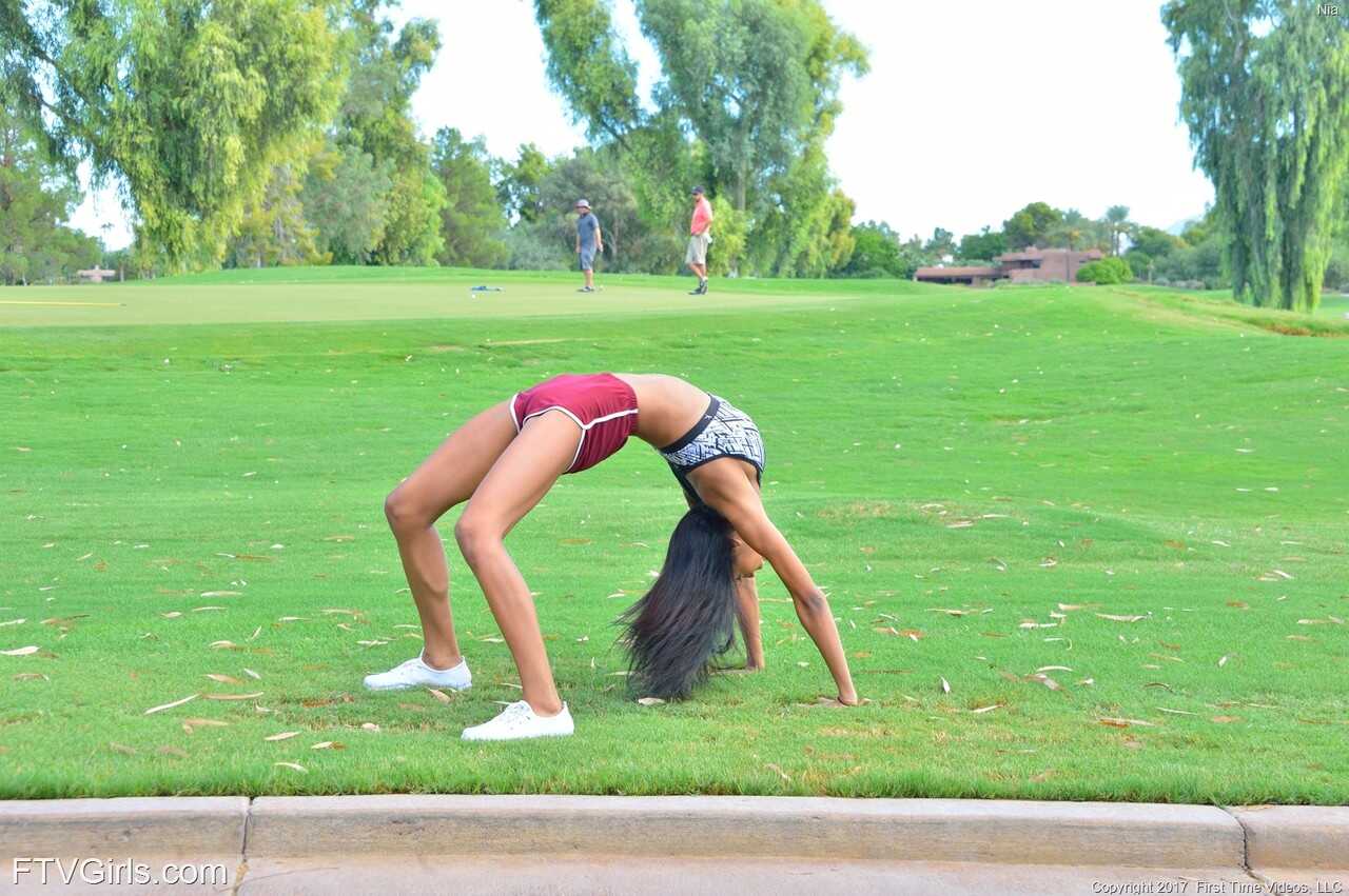 Public Jogger Nia Nacci's Nude Striptease Exposed Her Sporty Glory And Asian Booty - Nia Nacci