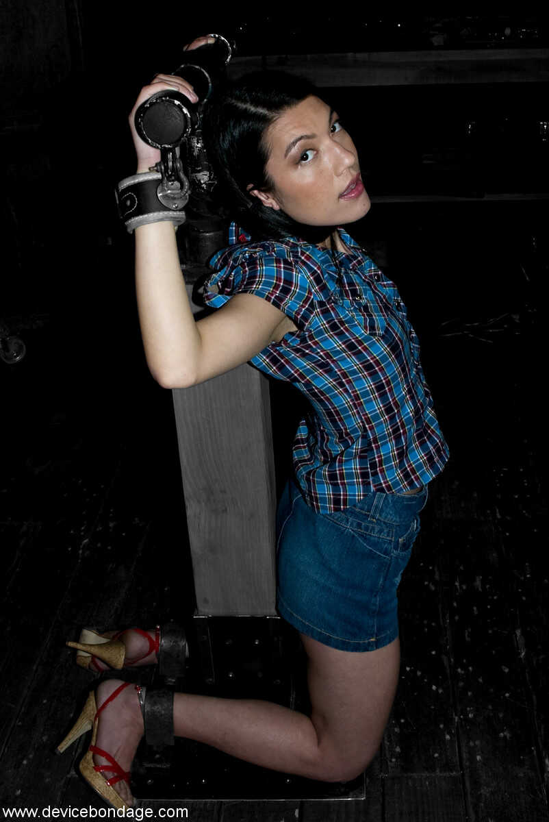 Punishing Circe: Dark-haired Bondage Goddess Taken by Metal Whips and Vibrators - Circe Borges