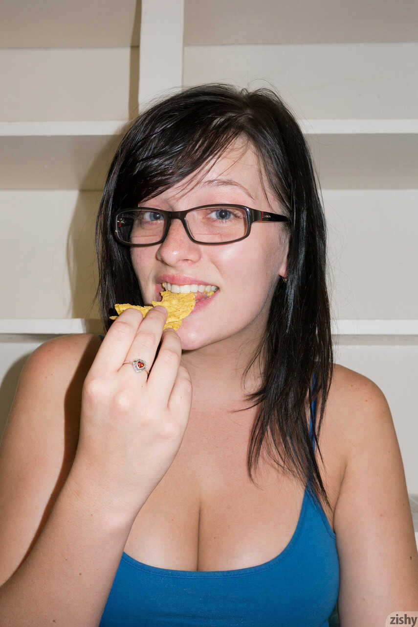 Curvy Nerd Hannah Kinney in Sheer Lingerie Reveals Her Natural C Cups - Hannah Kinney