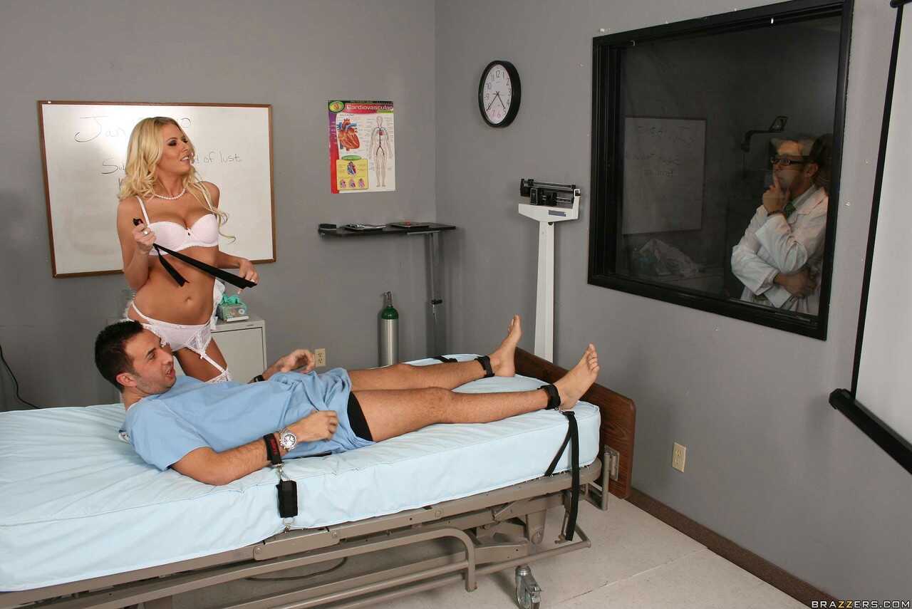 Blonde Doctor with Big Tits Keiran Lee and Riley Evans Fuck in the Exam Room - Keiran Lee, Riley Evans