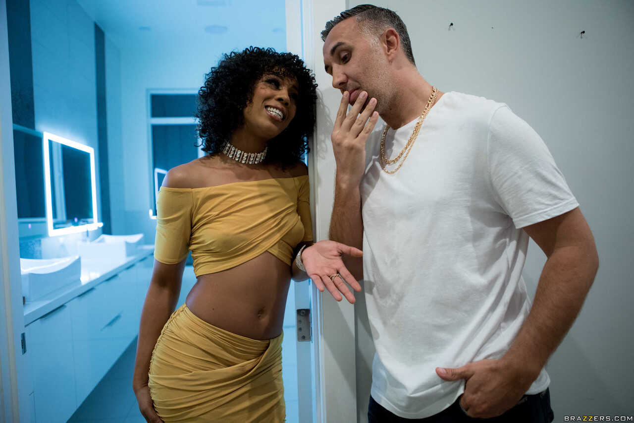 Misty Stone's Keiran Lee adventure taking the ebony cock in her shaved vagina - Keiran Lee, Misty Stone