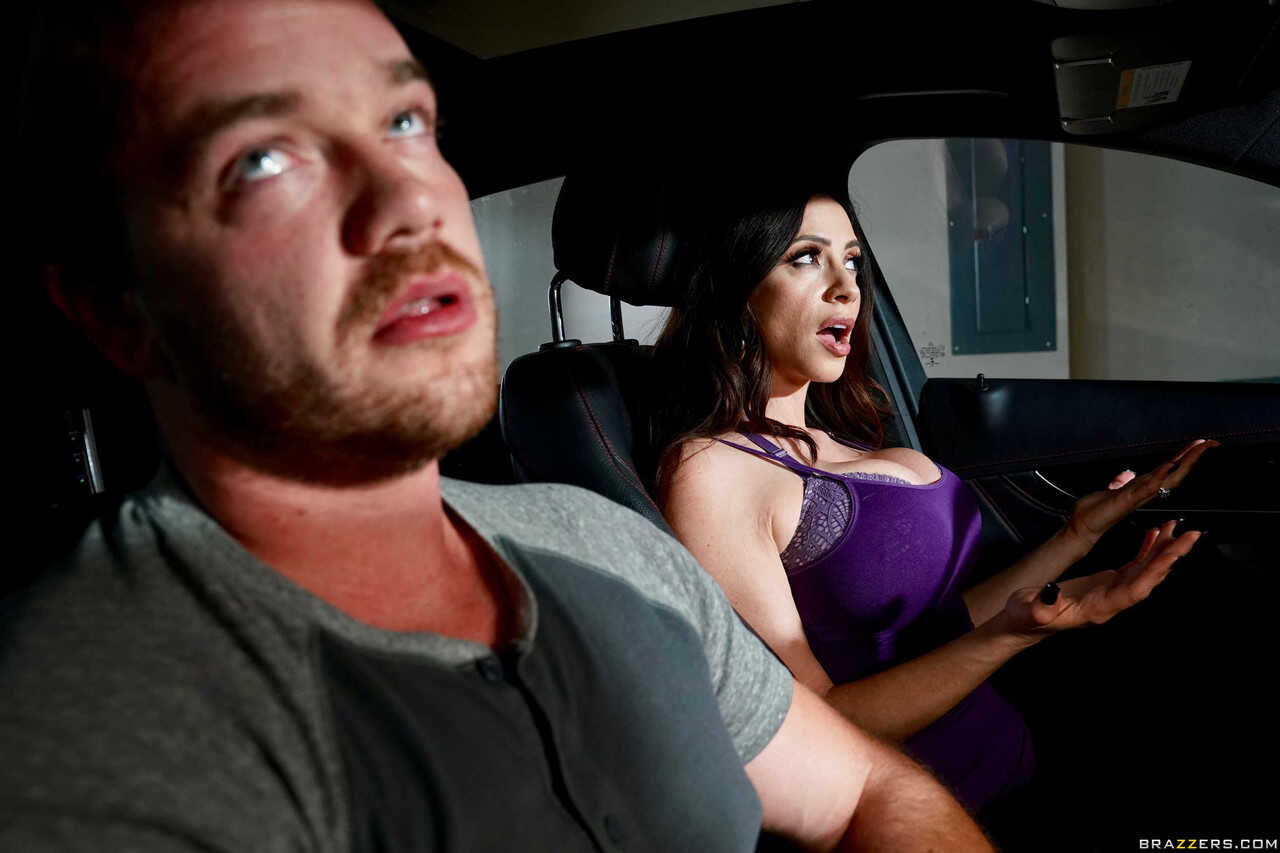 Brunette MILF with big tits Ariella Ferrera gets banged after a hardcore handjob - Ariella Ferrera, Kyle Mason