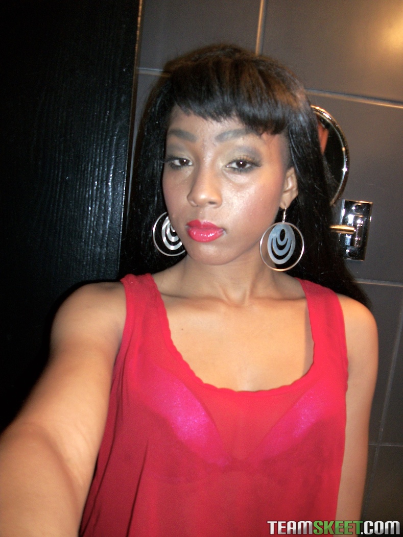 Afro-American Hottie Mimi West Flashes Delicious Tits And Ass In Public