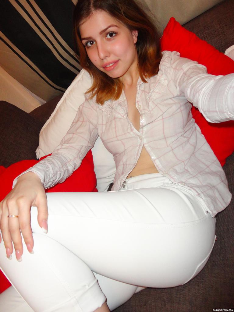 European Teen Samanta B Solo Cam Play With Fine Tits And Curvy Ass