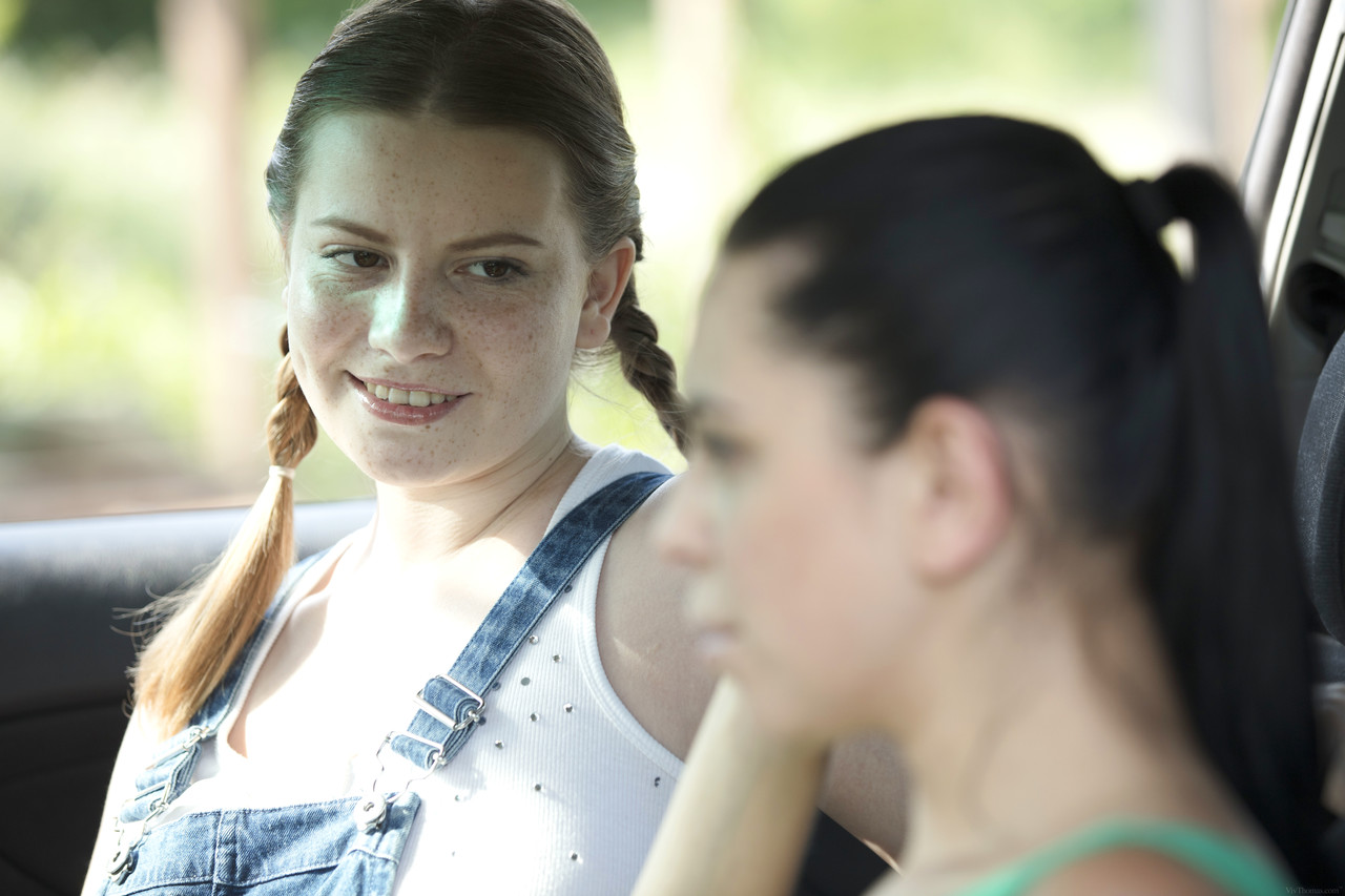 Teens Alice Wayne And Kira Queen Lick And Suck Each Other's Tits And Anus