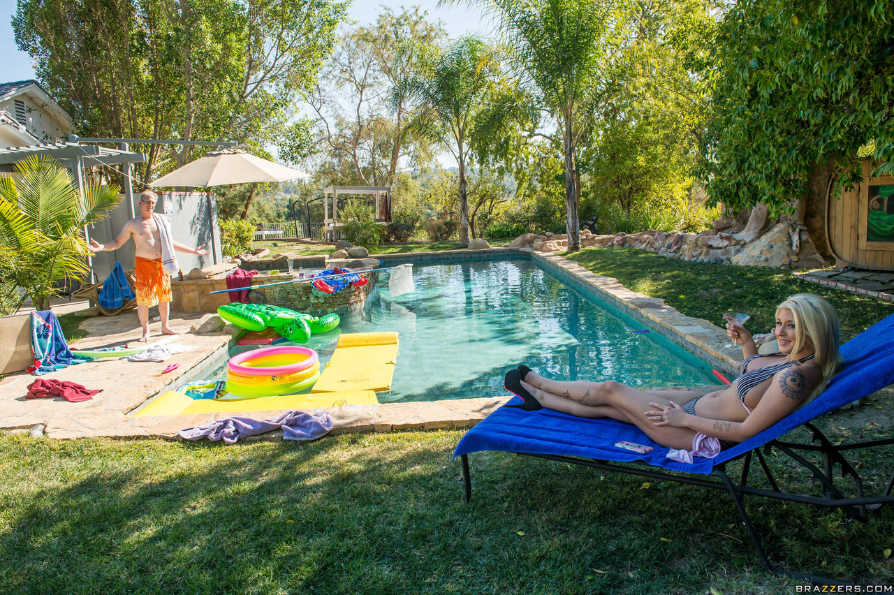 Блондинка Лейа Фэлкон Минет И Сквирт Вовремя Анального Секса