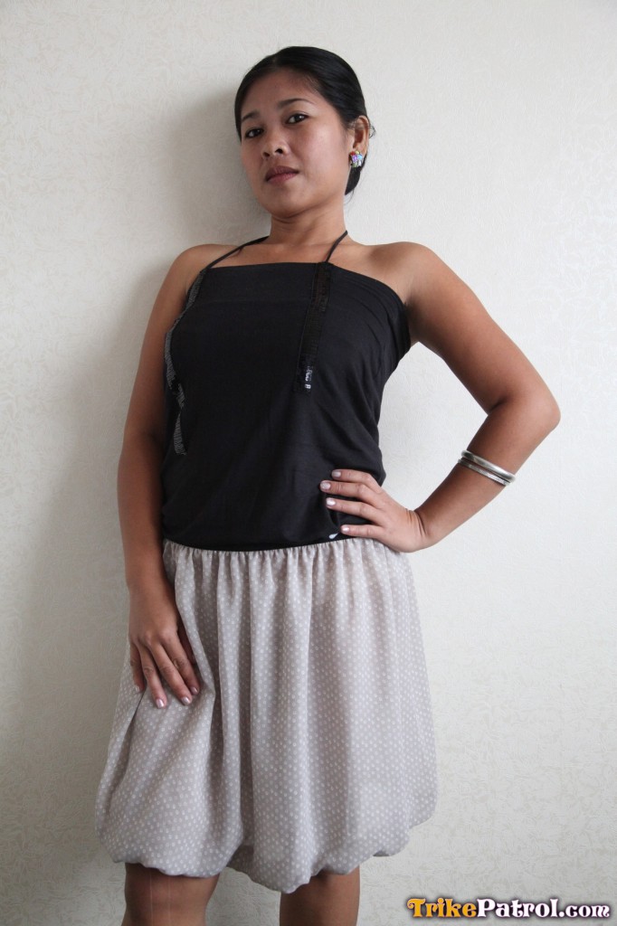 Amateur Filipina Charm Shows Her Cute Natural Titties In Hotel Room