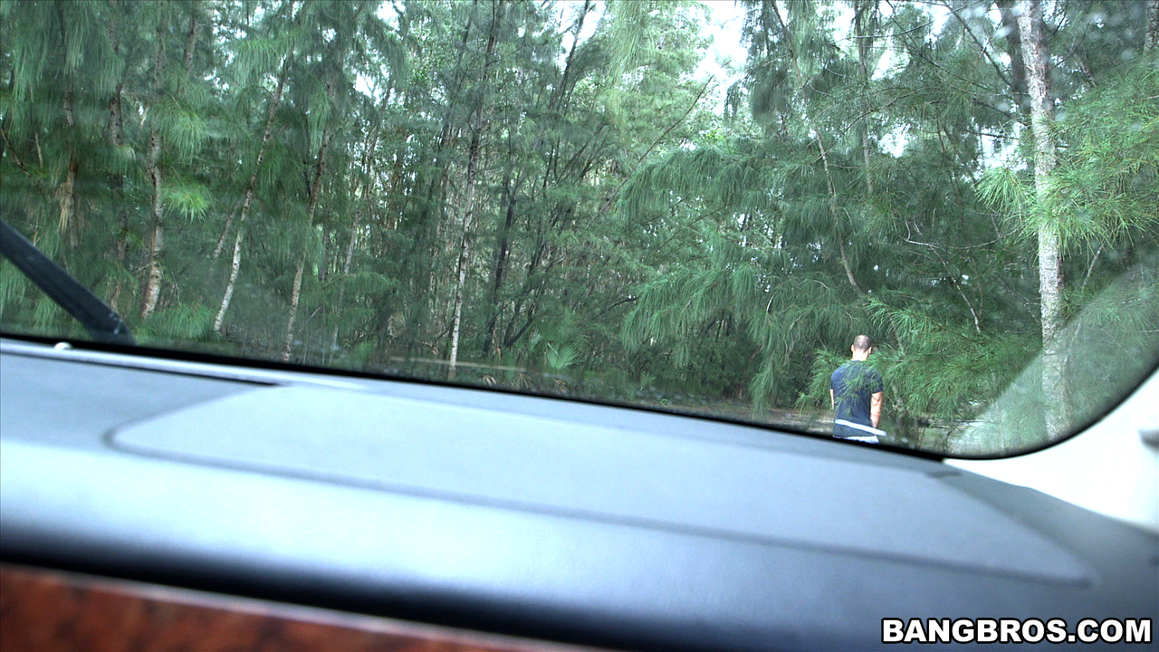 Kendra Lust, Stunning Mature With Perfect Ass And Tits, Gets Fucked Poolside