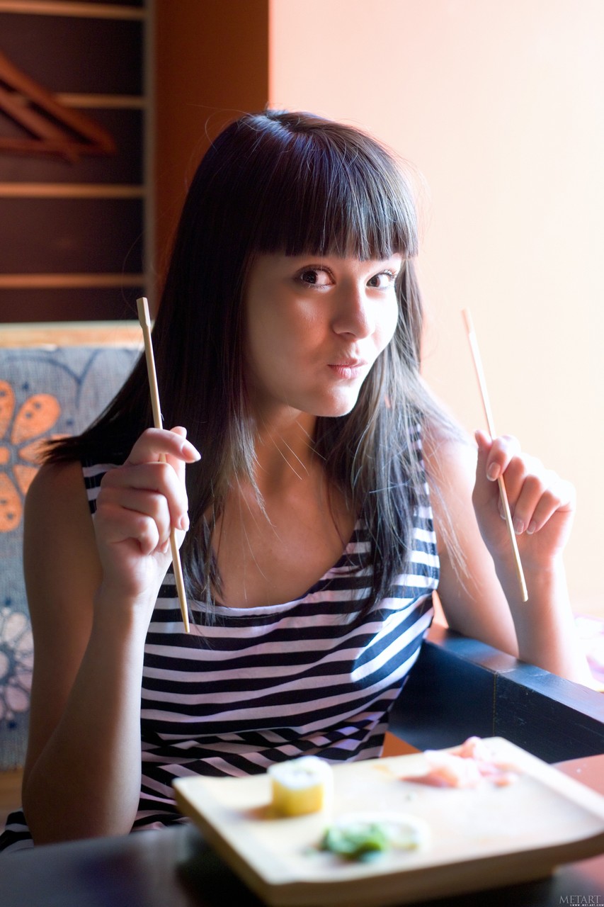 Galería XXX De Shereen A Presentando La Actuación Love Hairy