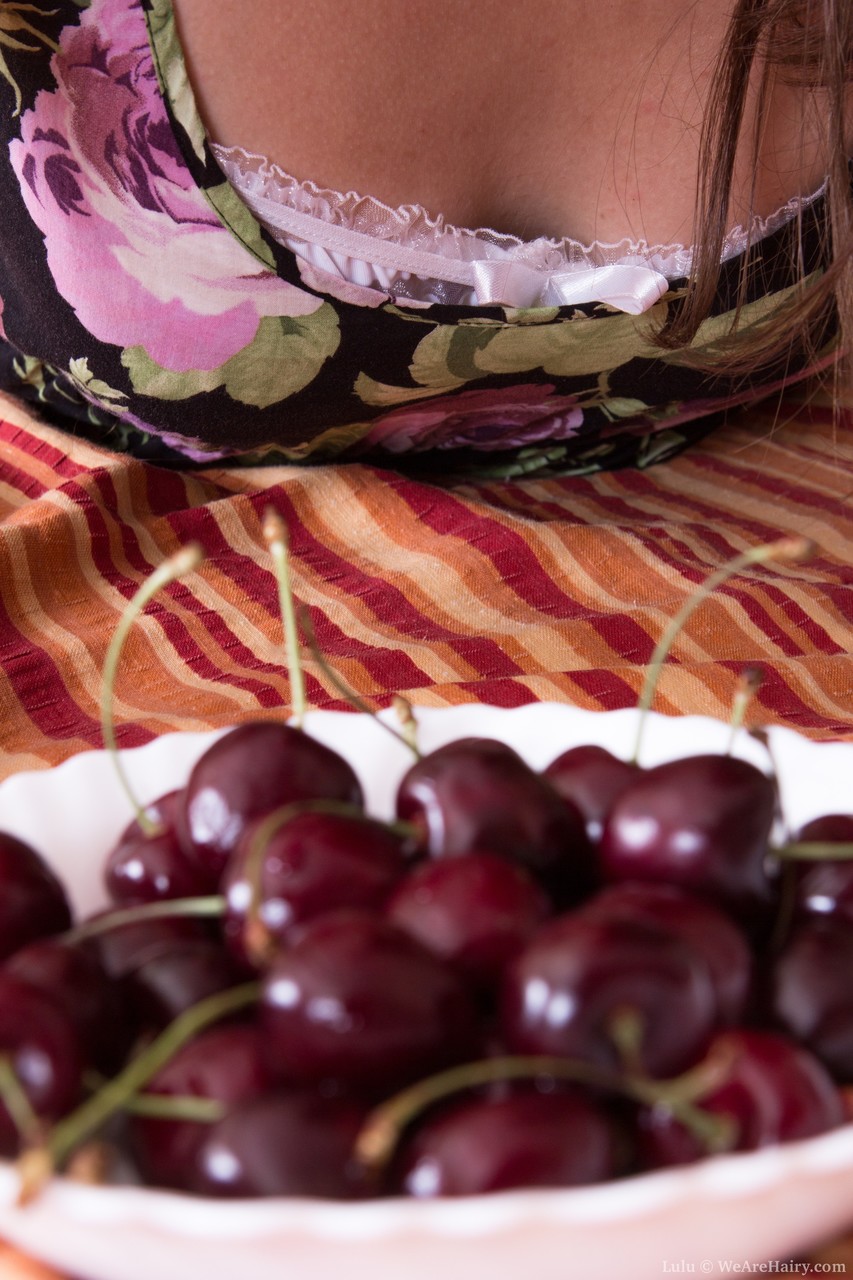 Skinny Brunette Wife Lulu Reveals Hairy Twat Posing With Cherries