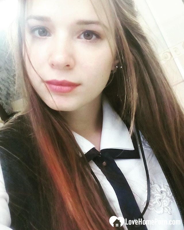 Любительская Подростка Показывает Милые Сиськи И Большую Жопу Дома