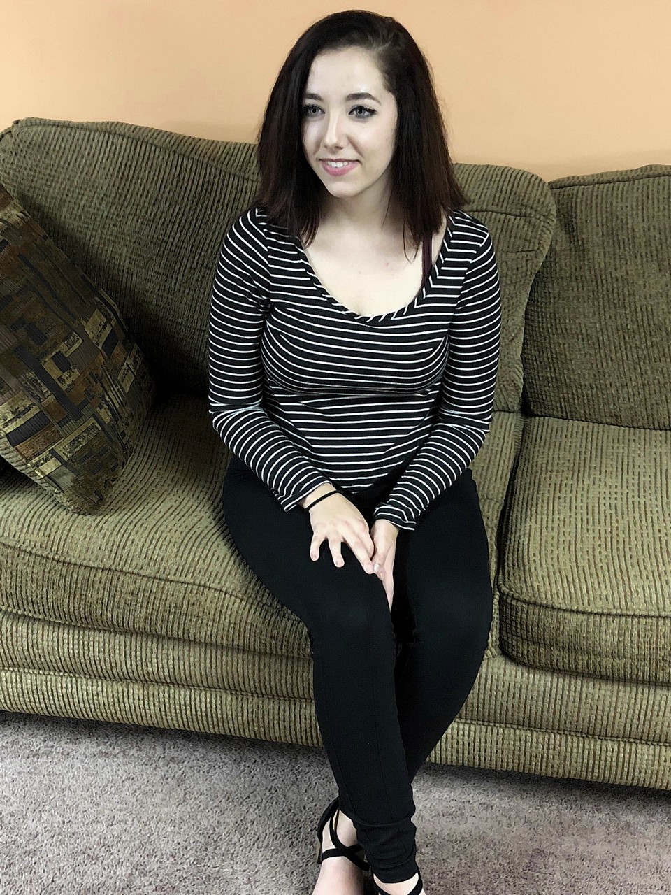 Brunette Babe Raya Moon Gives Logan Drake Hot Blowjob And Cum In Mouth