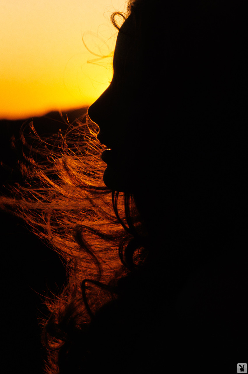 克劳迪娅·詹宁斯复古花花公子折页诱人展示天然乳房