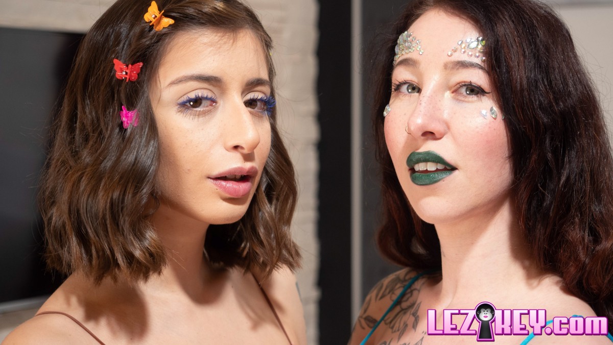 Lesbian Lovers Esluna Love And Silvia Soprano Tease Each Others Nipples